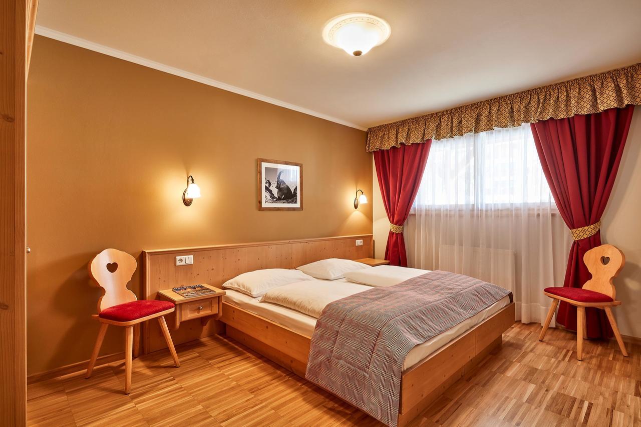 Hotel Marmolada Corvara In Badia Exterior foto