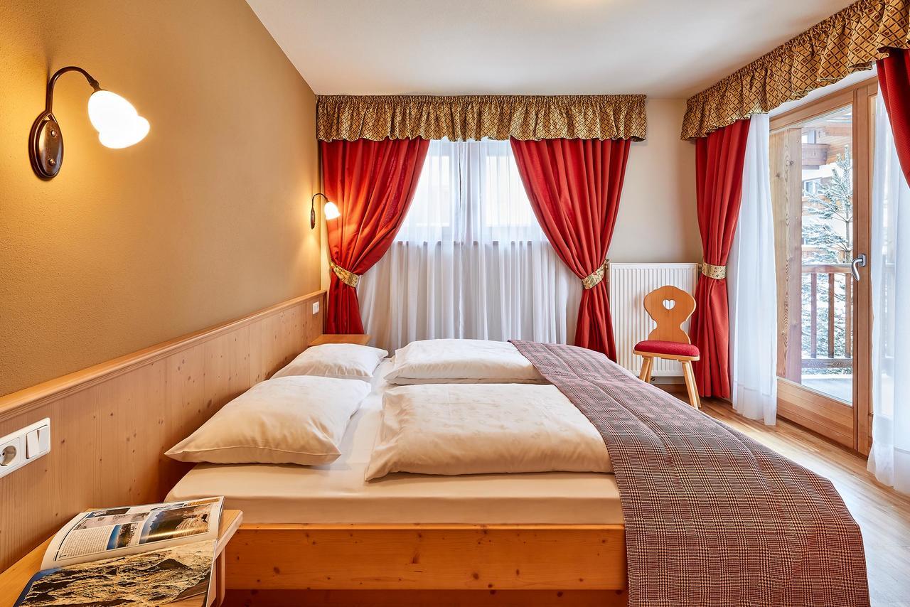 Hotel Marmolada Corvara In Badia Exterior foto
